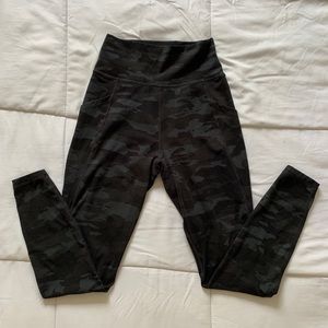 Alphalete Surface Path Camo Leggings (size M)
